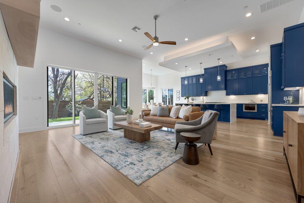 4011 Independent WAY