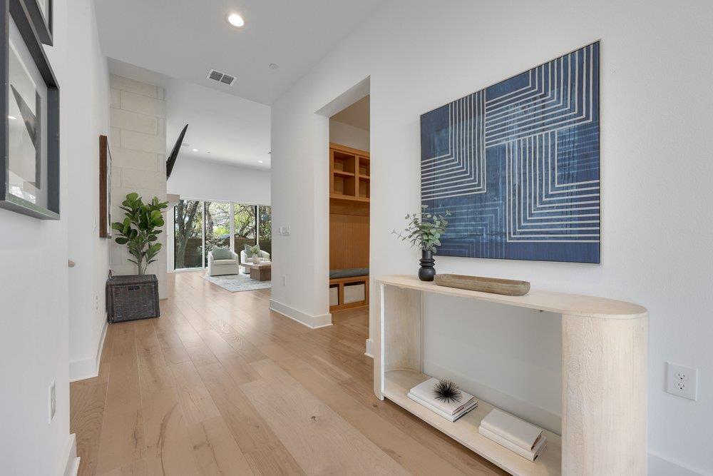 4011 Independent WAY