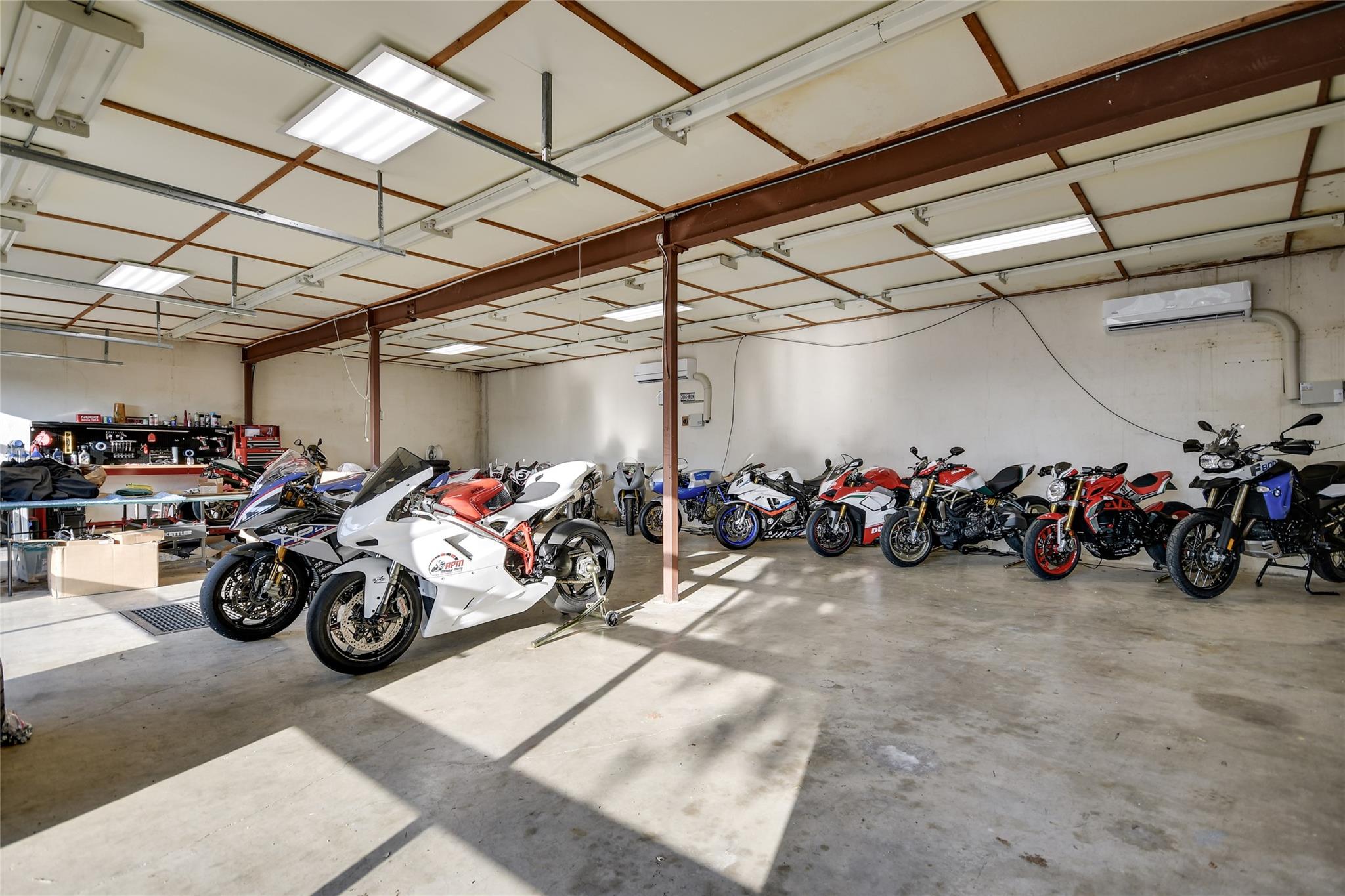 2200 CERCA VIEJO WAY