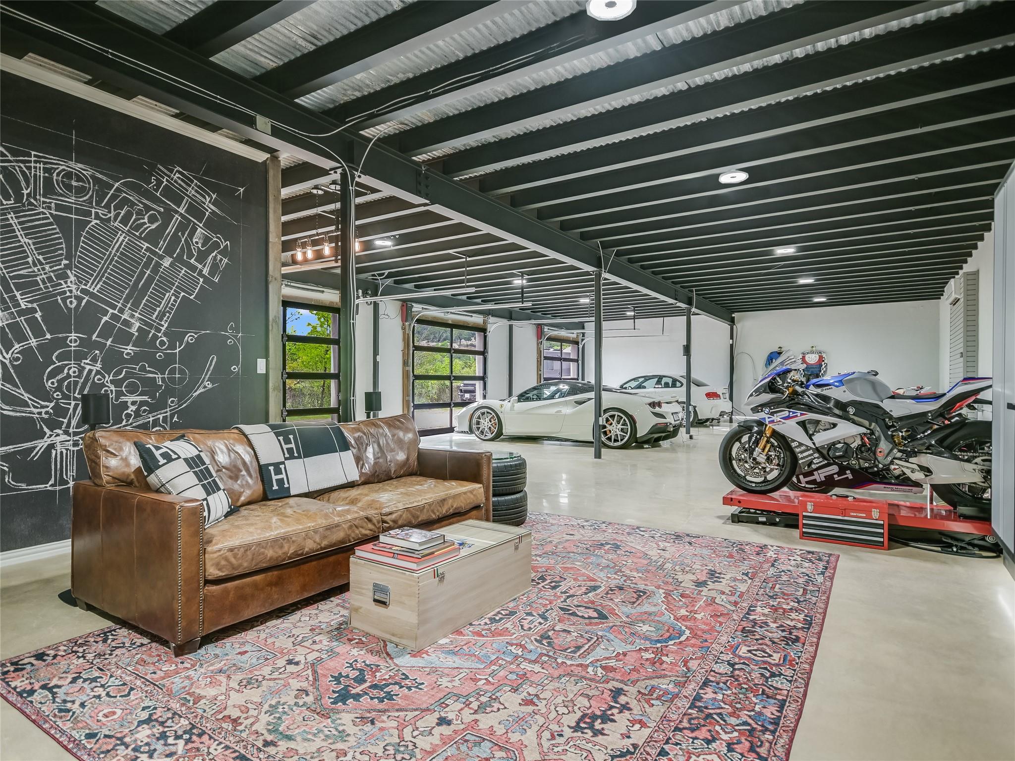 2200 CERCA VIEJO WAY