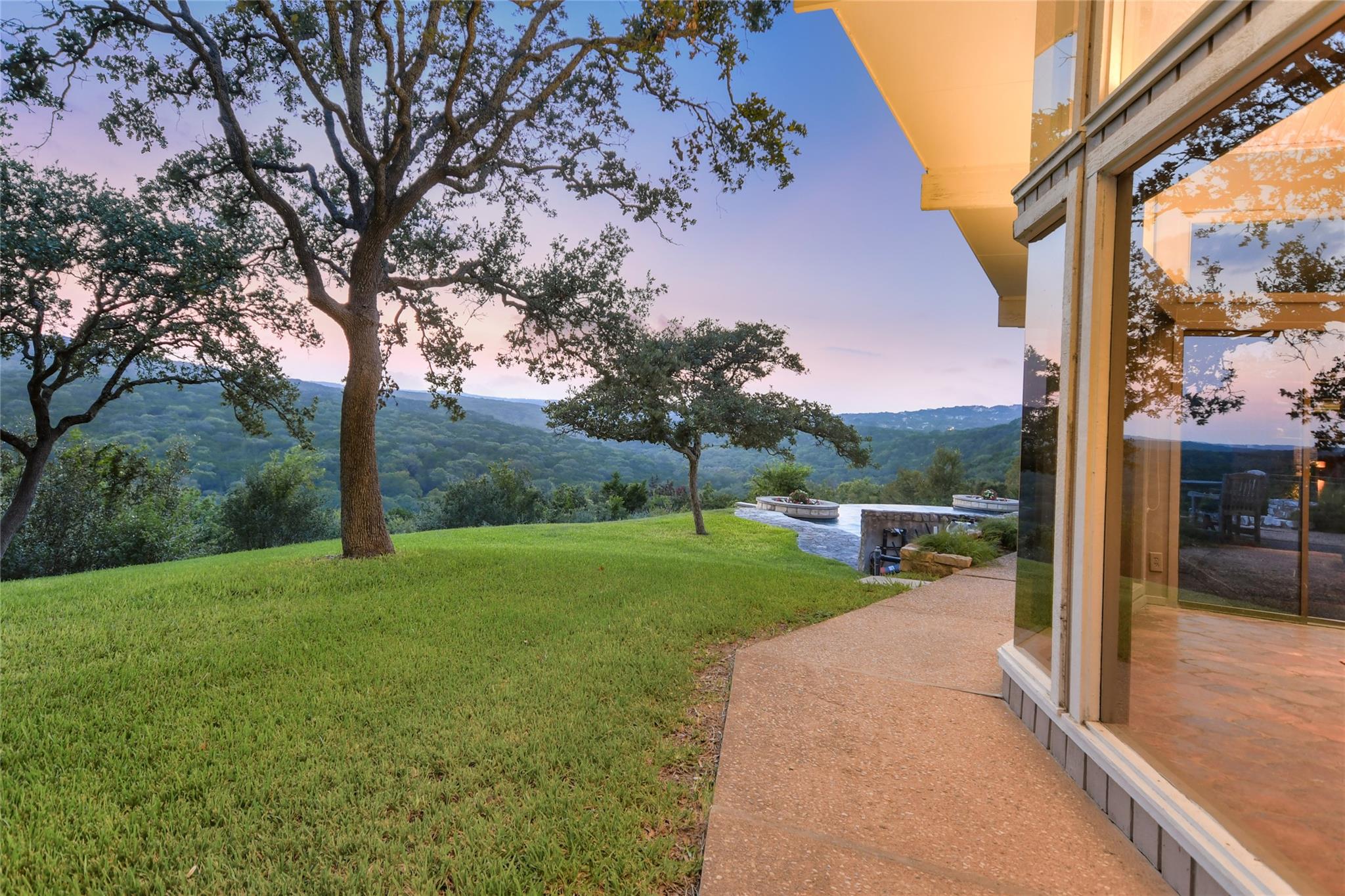 2200 CERCA VIEJO WAY