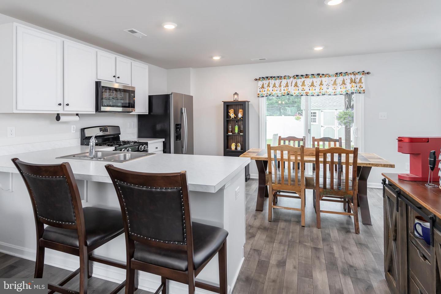 11 Eisenhower Dr