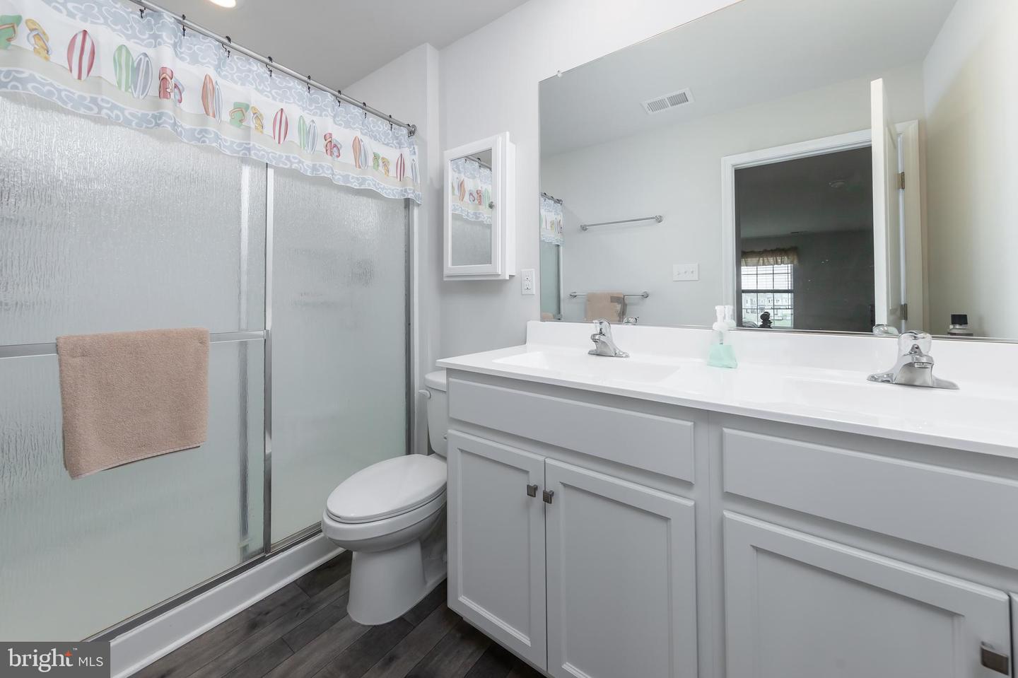 11 Eisenhower Dr