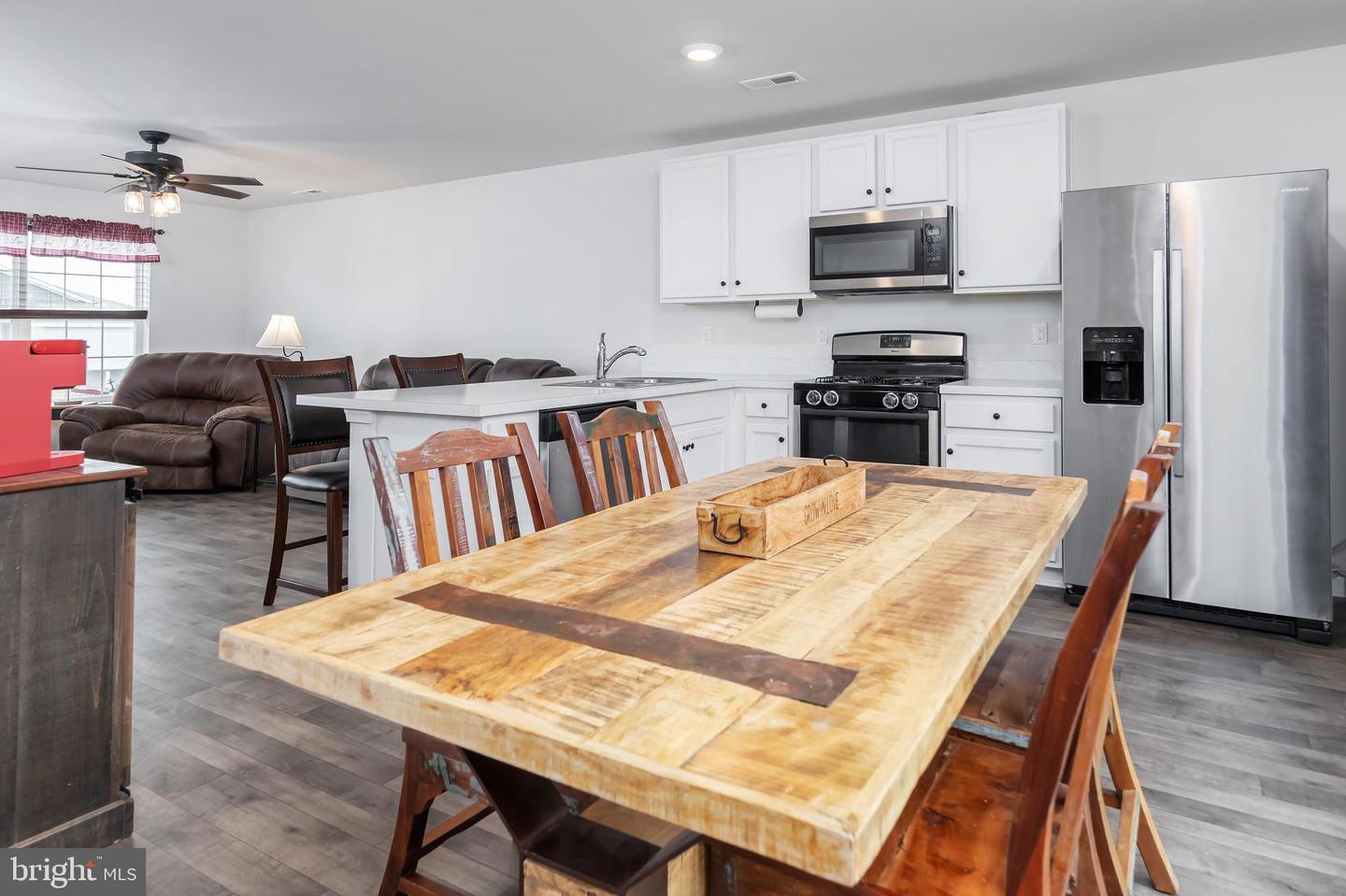 11 Eisenhower Dr