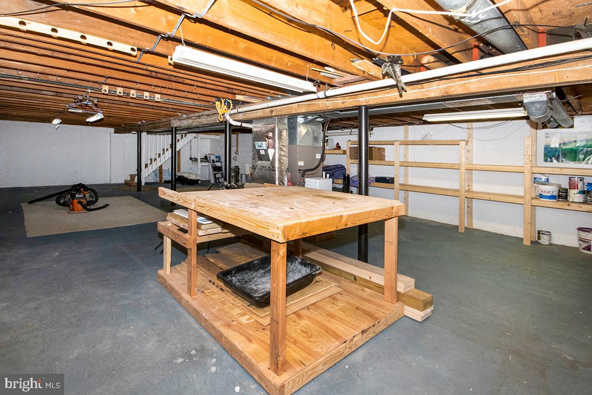 205 W Elm Ave