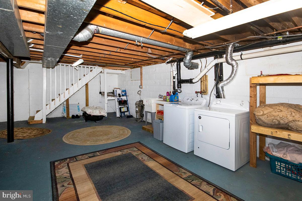 205 W Elm Ave