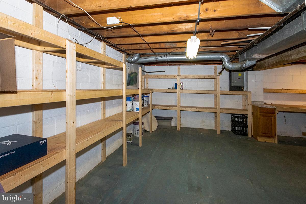 205 W Elm Ave