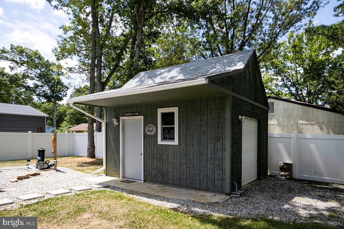 205 W Elm Ave