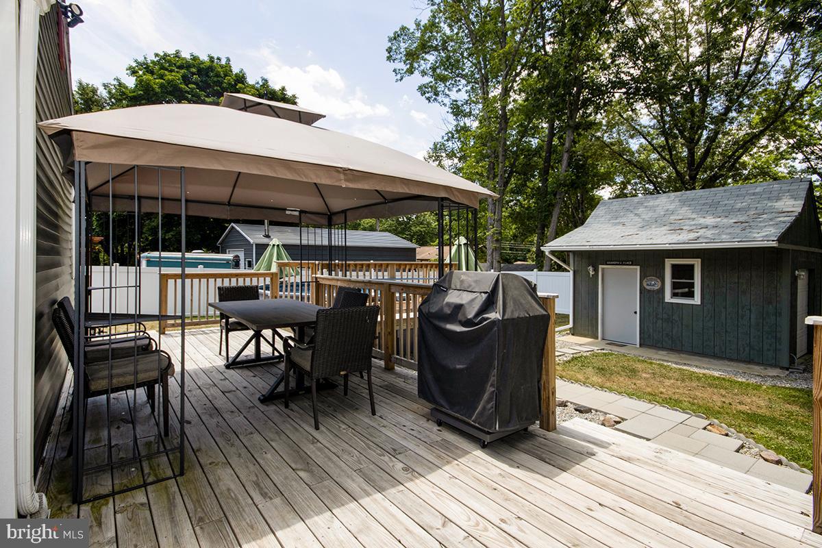 205 W Elm Ave