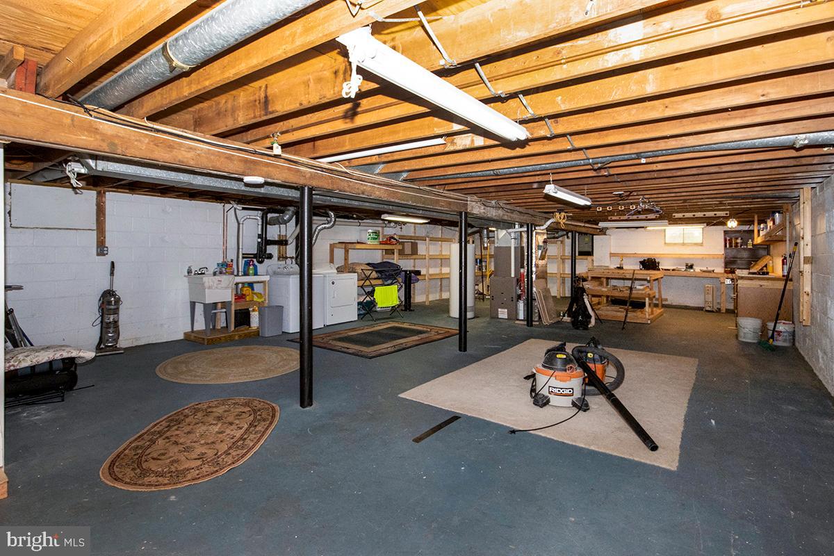 205 W Elm Ave
