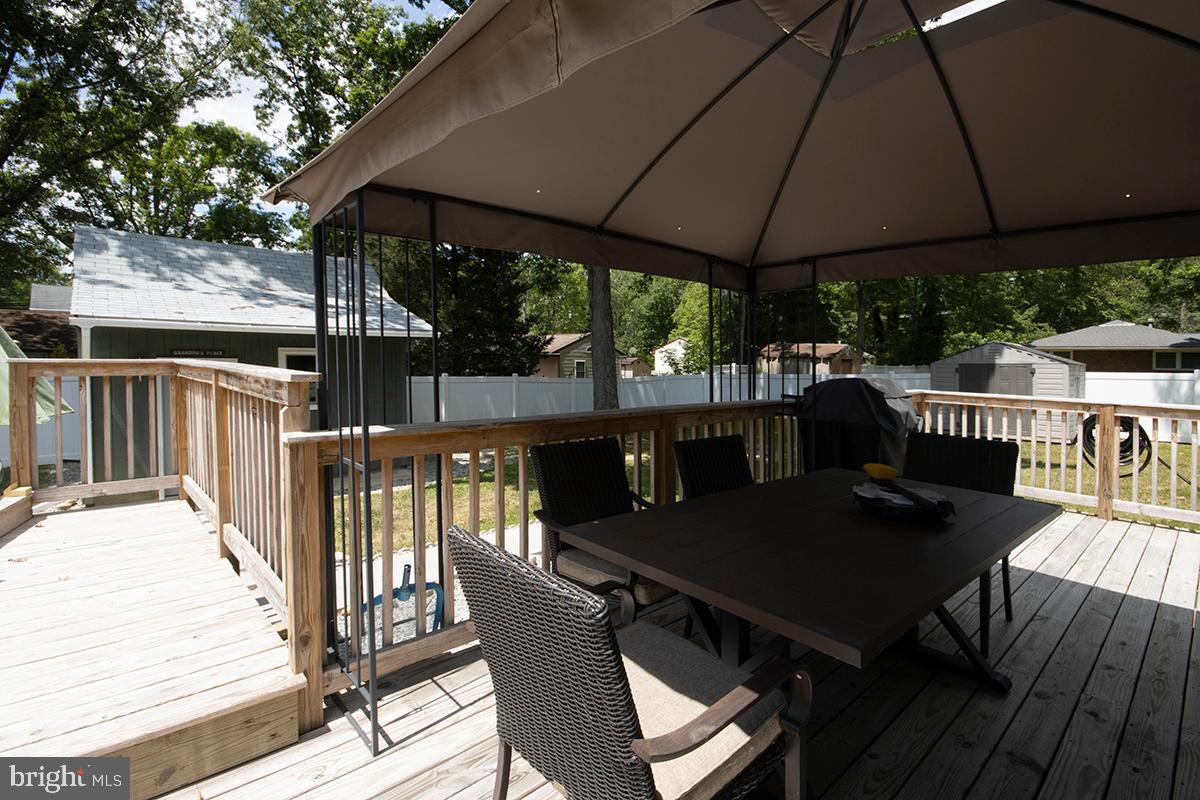 205 W Elm Ave
