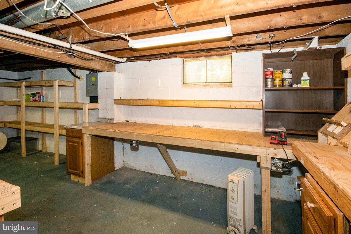 205 W Elm Ave