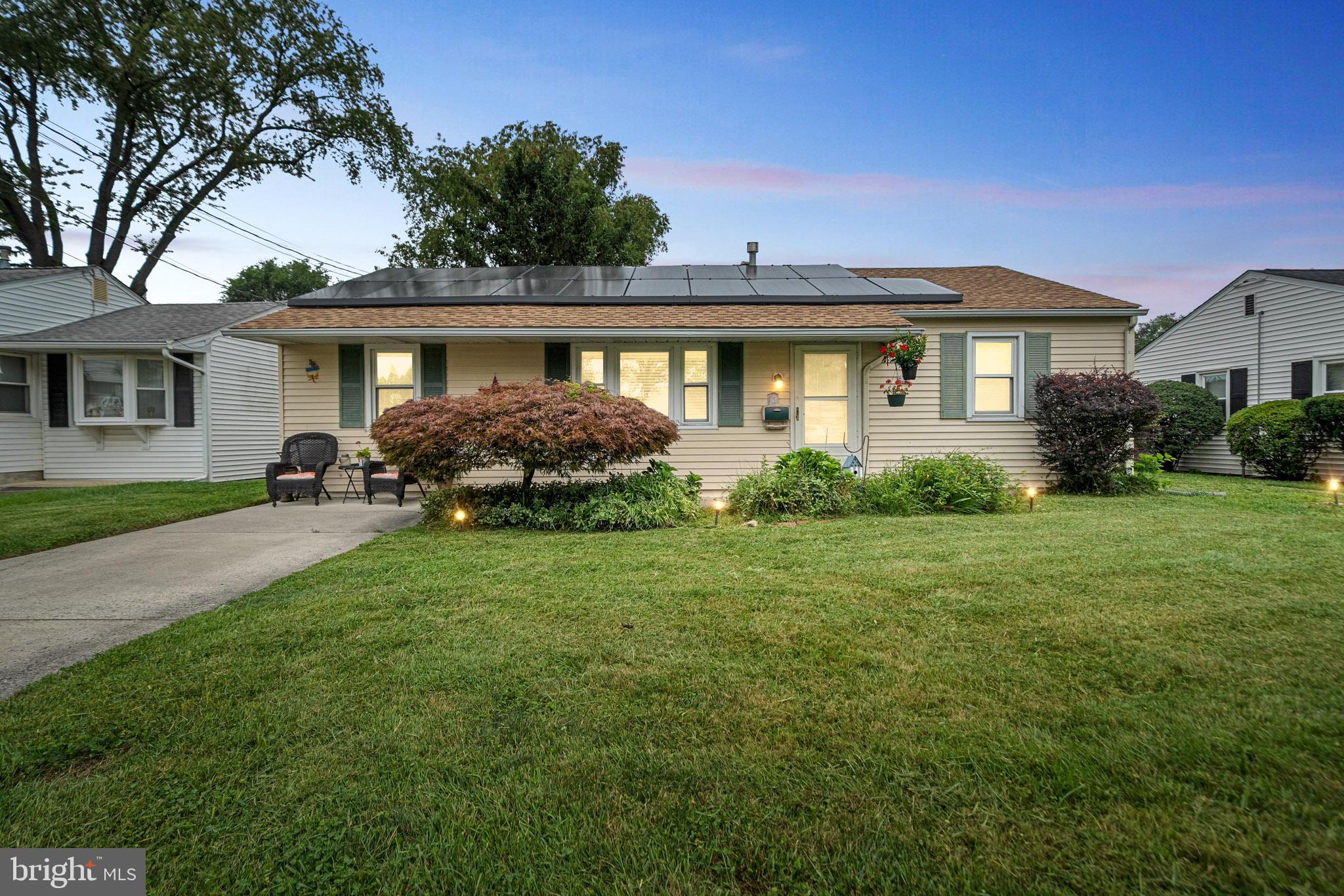 61 Oak Ave