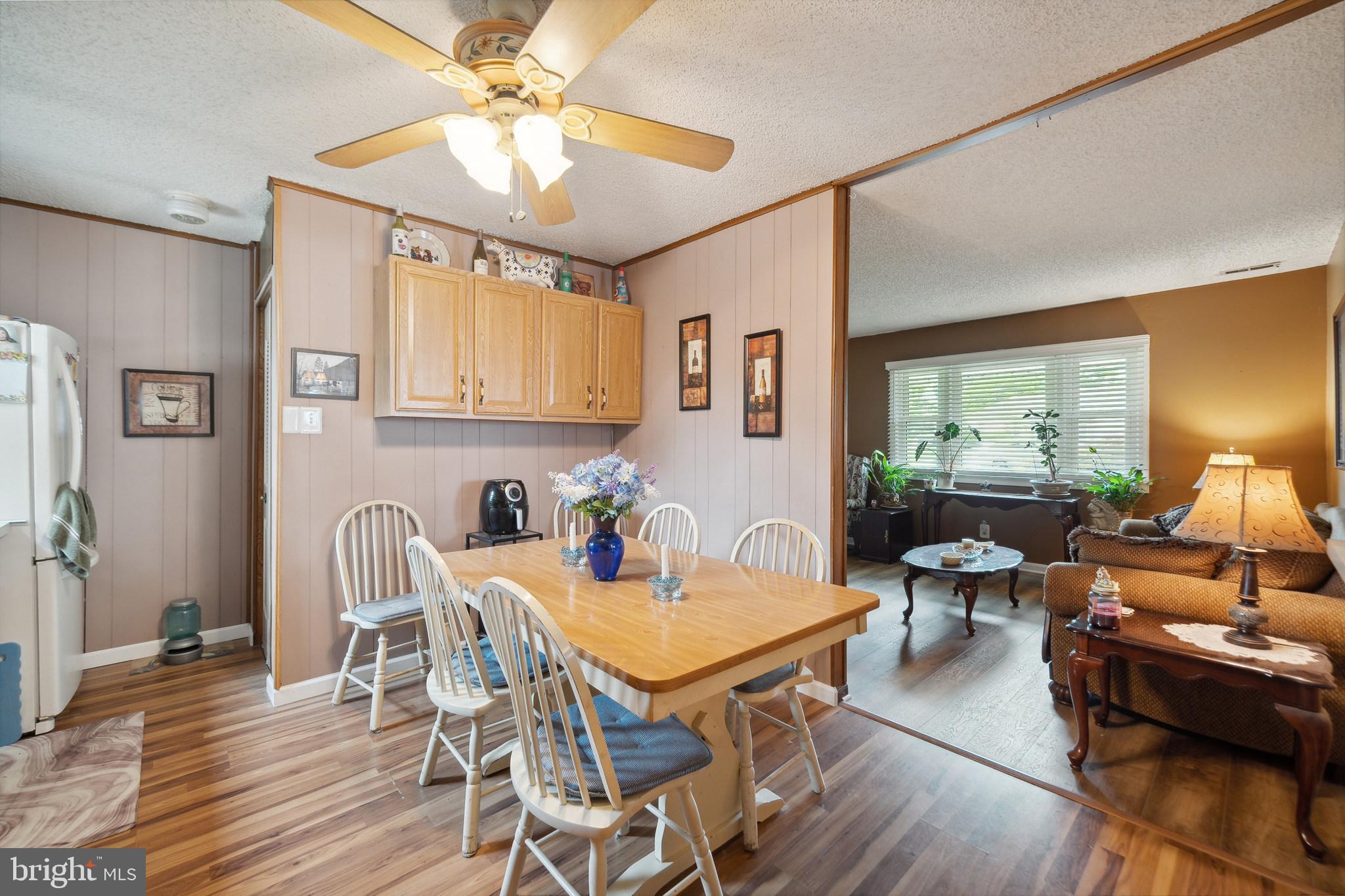 61 Oak Ave