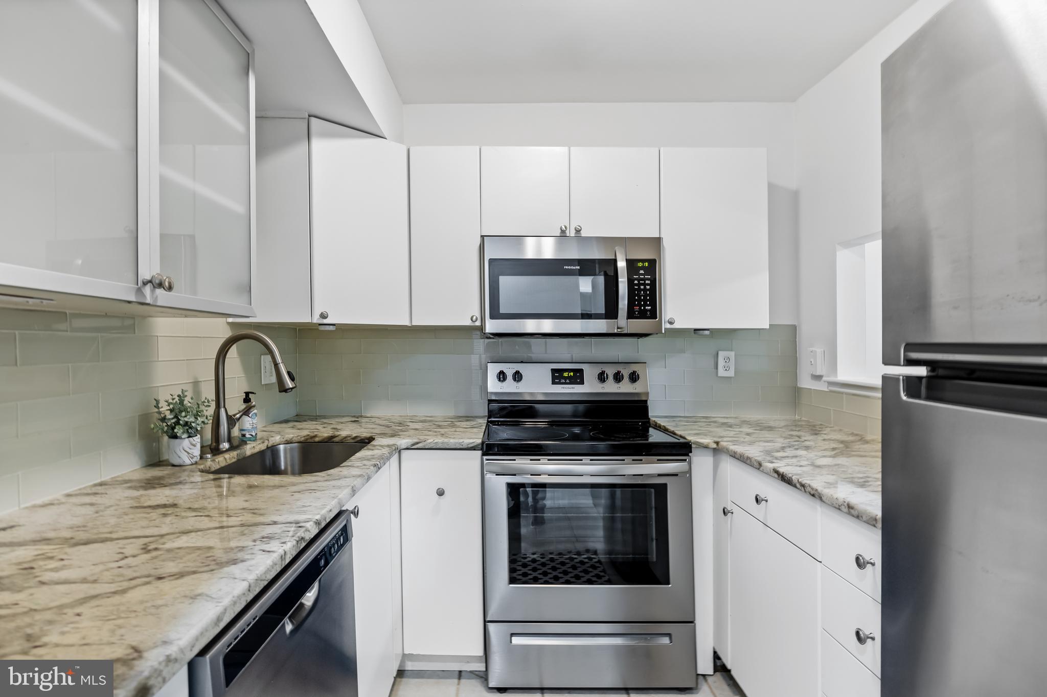 502 Barclay Walk