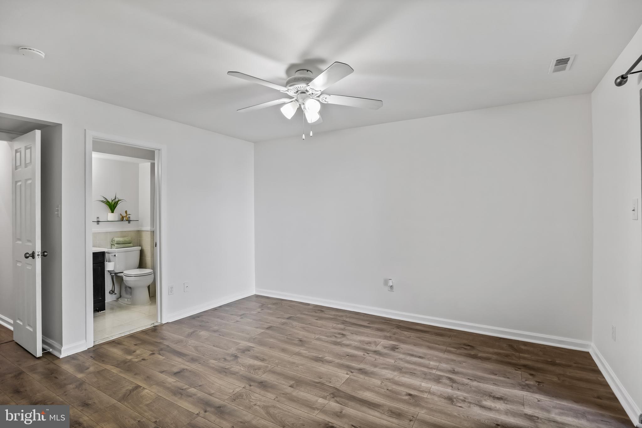 502 Barclay Walk