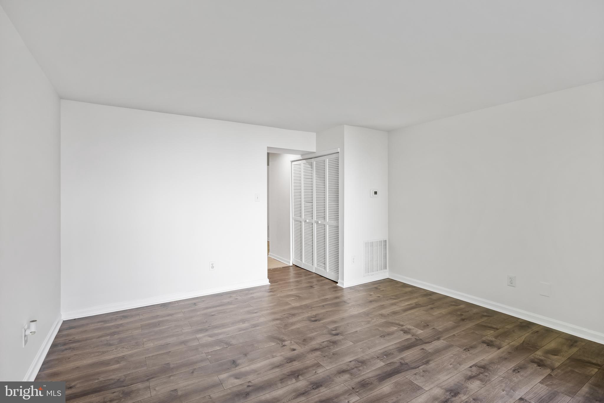 502 Barclay Walk