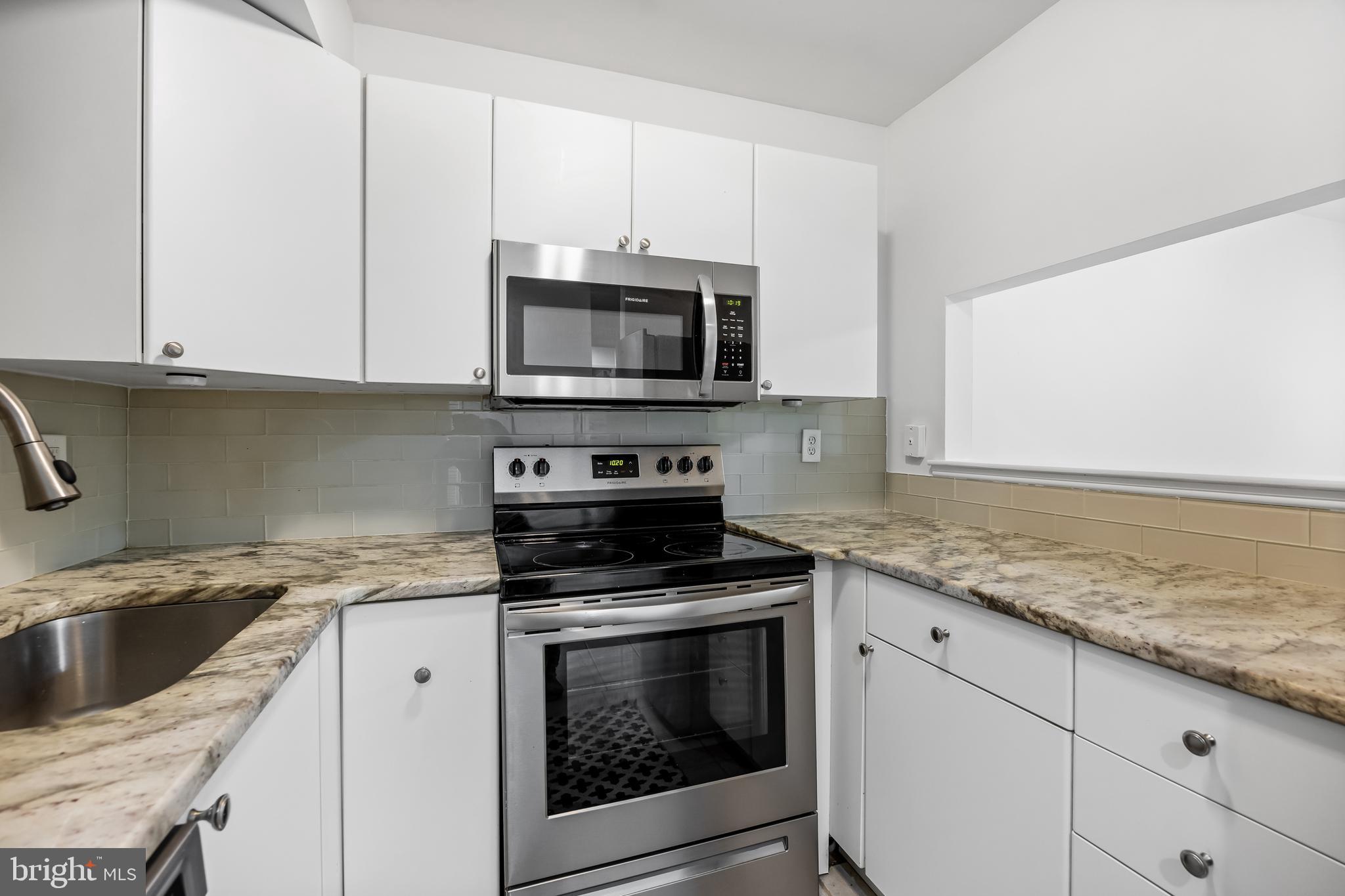 502 Barclay Walk