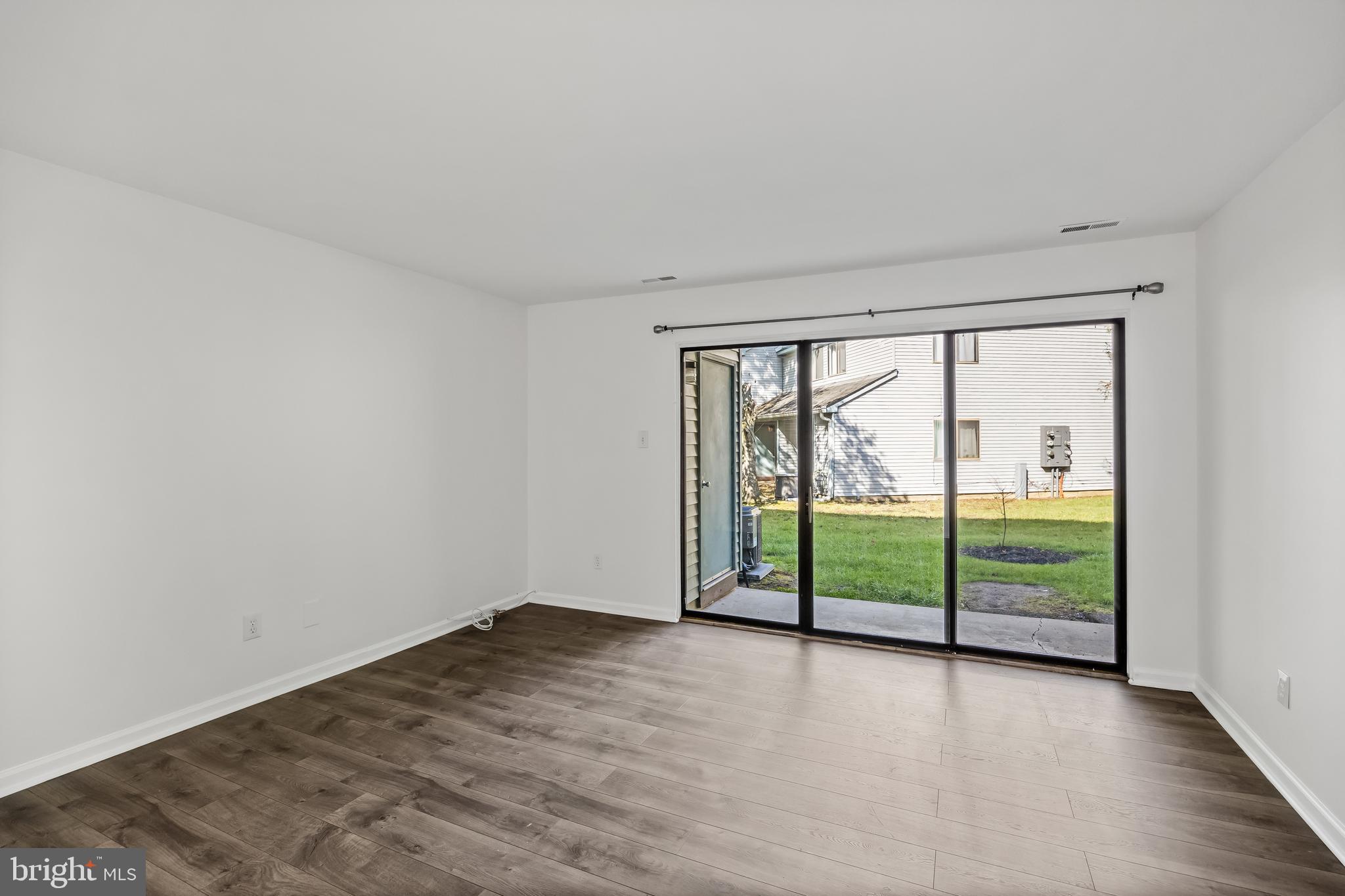 502 Barclay Walk