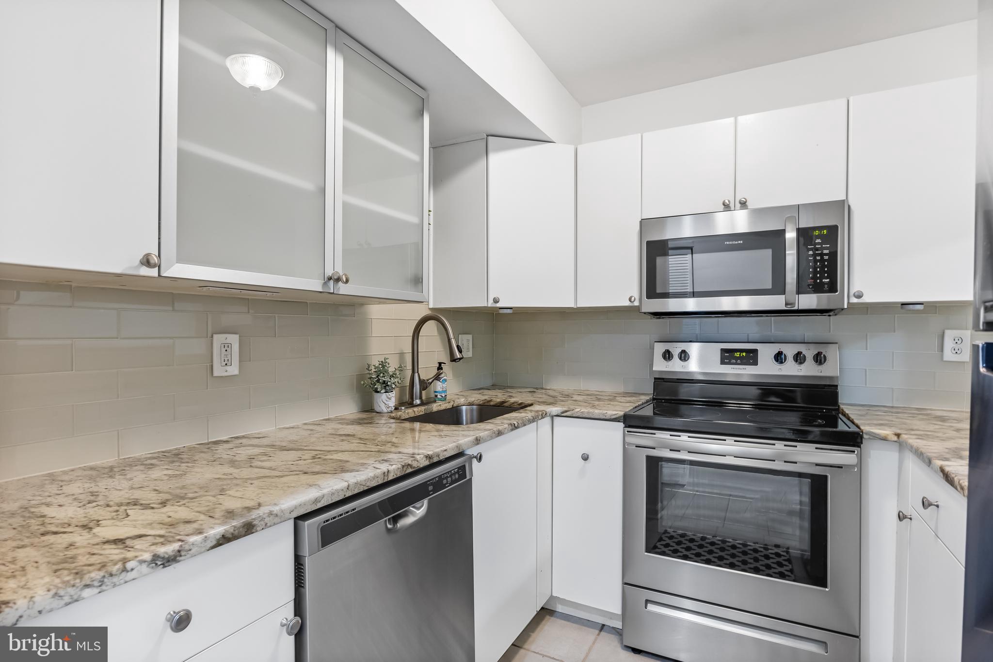 502 Barclay Walk