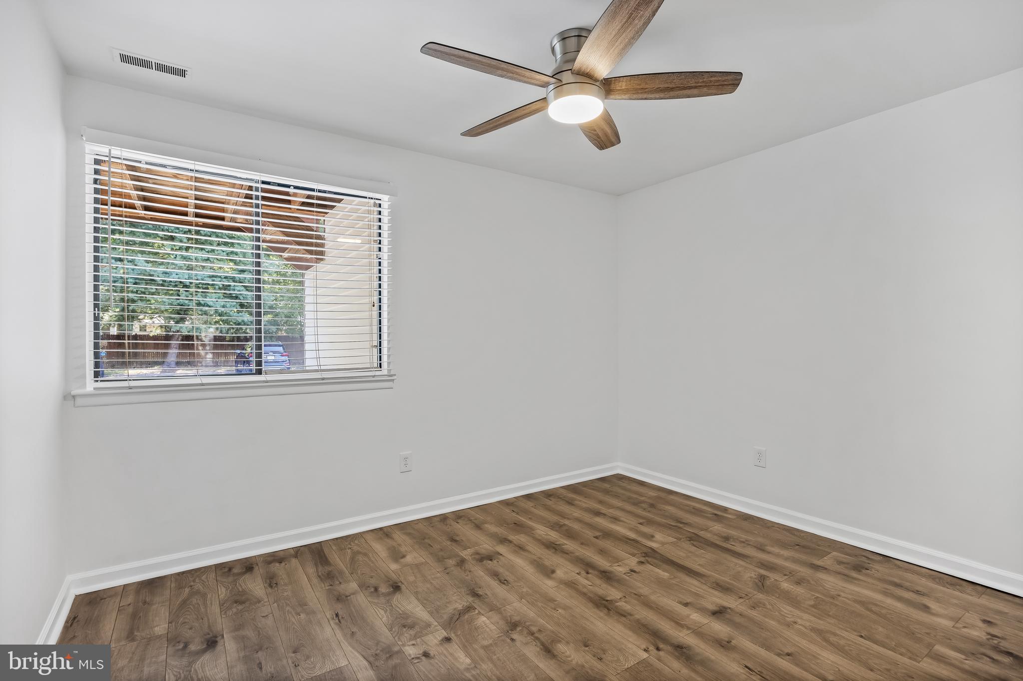 502 Barclay Walk