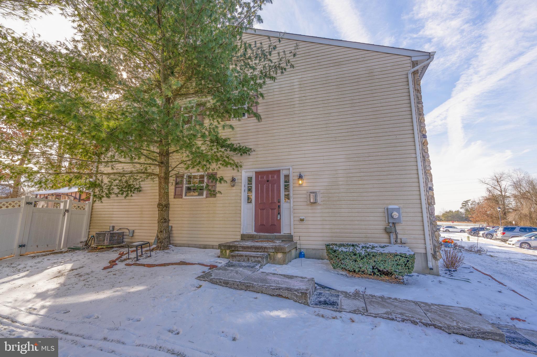 44 Normans Ford Dr