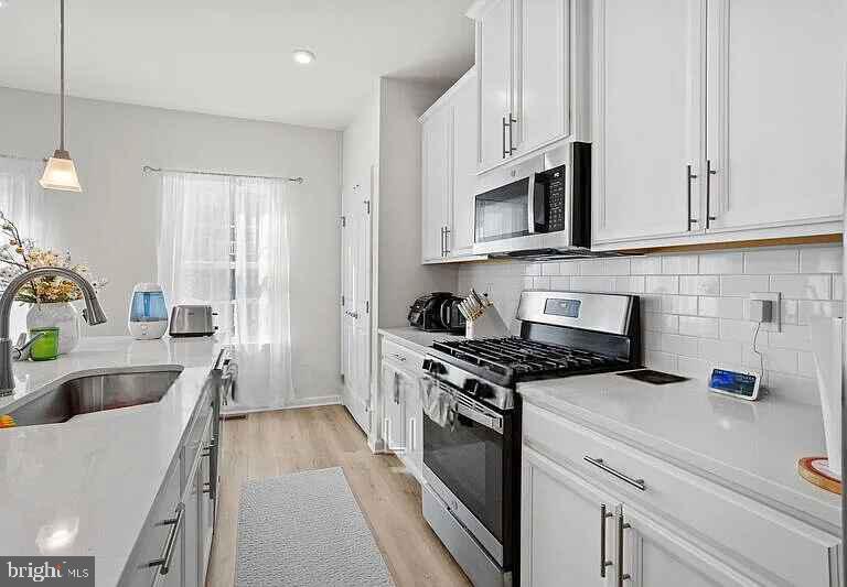 31 Continental Blvd