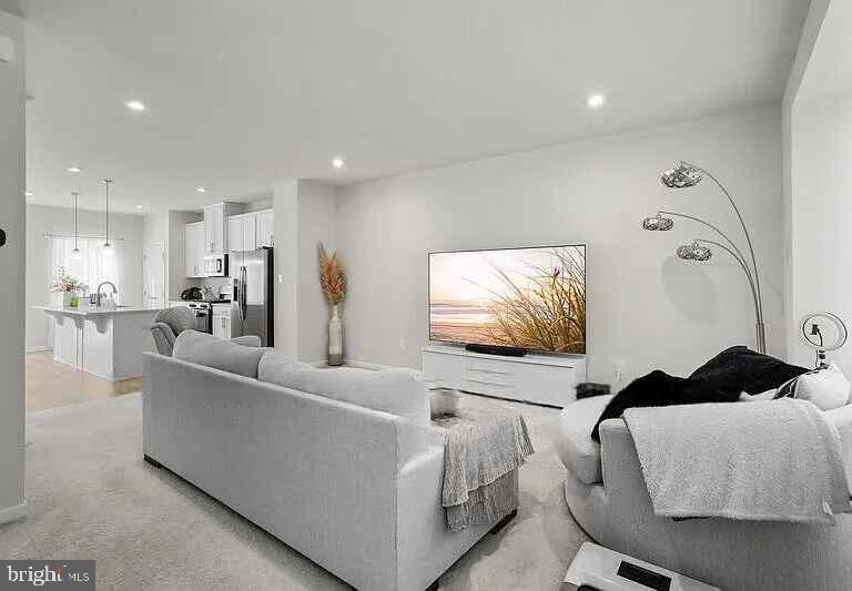31 Continental Blvd