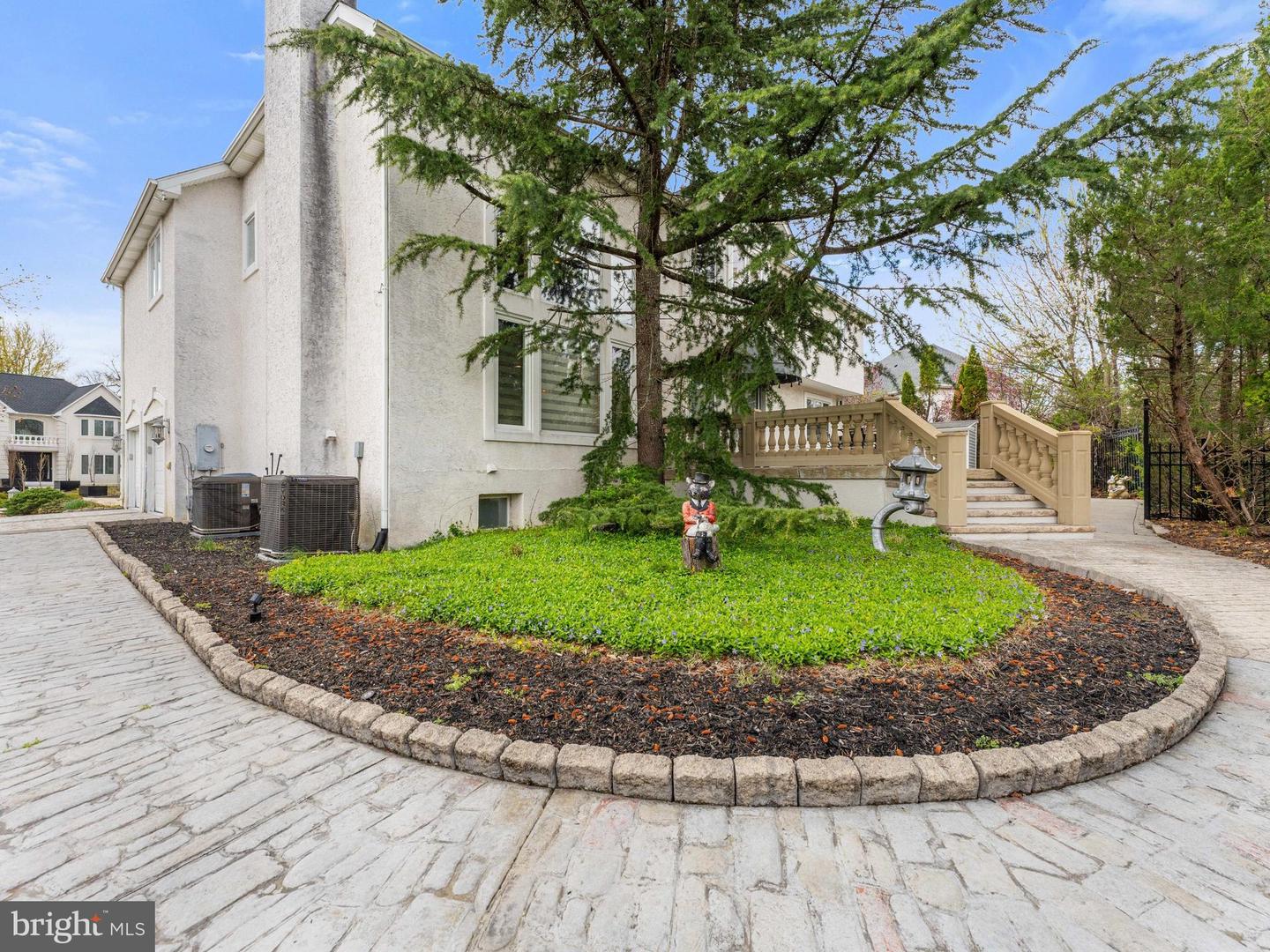28 Vanessa Ct