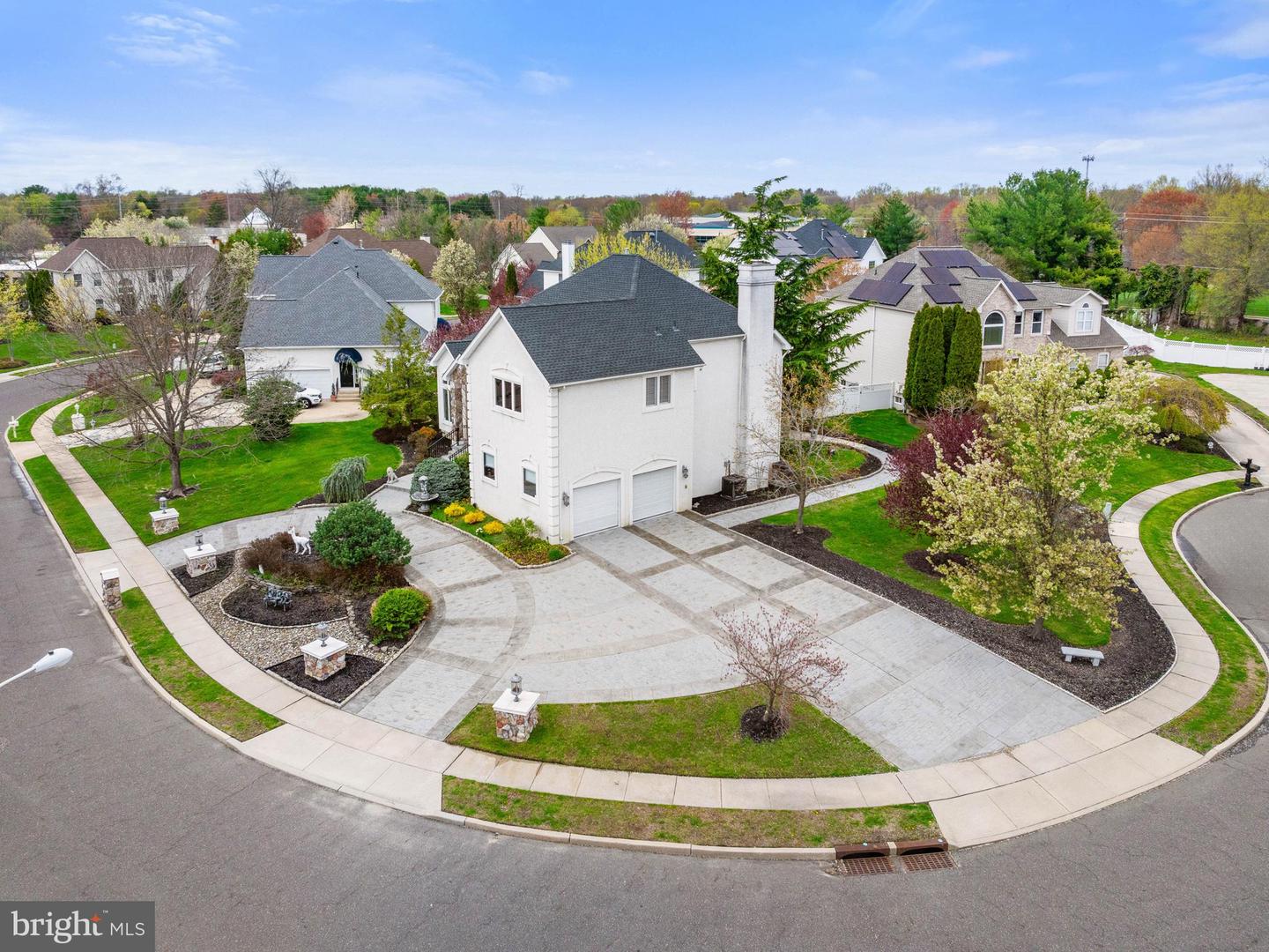 28 Vanessa Ct