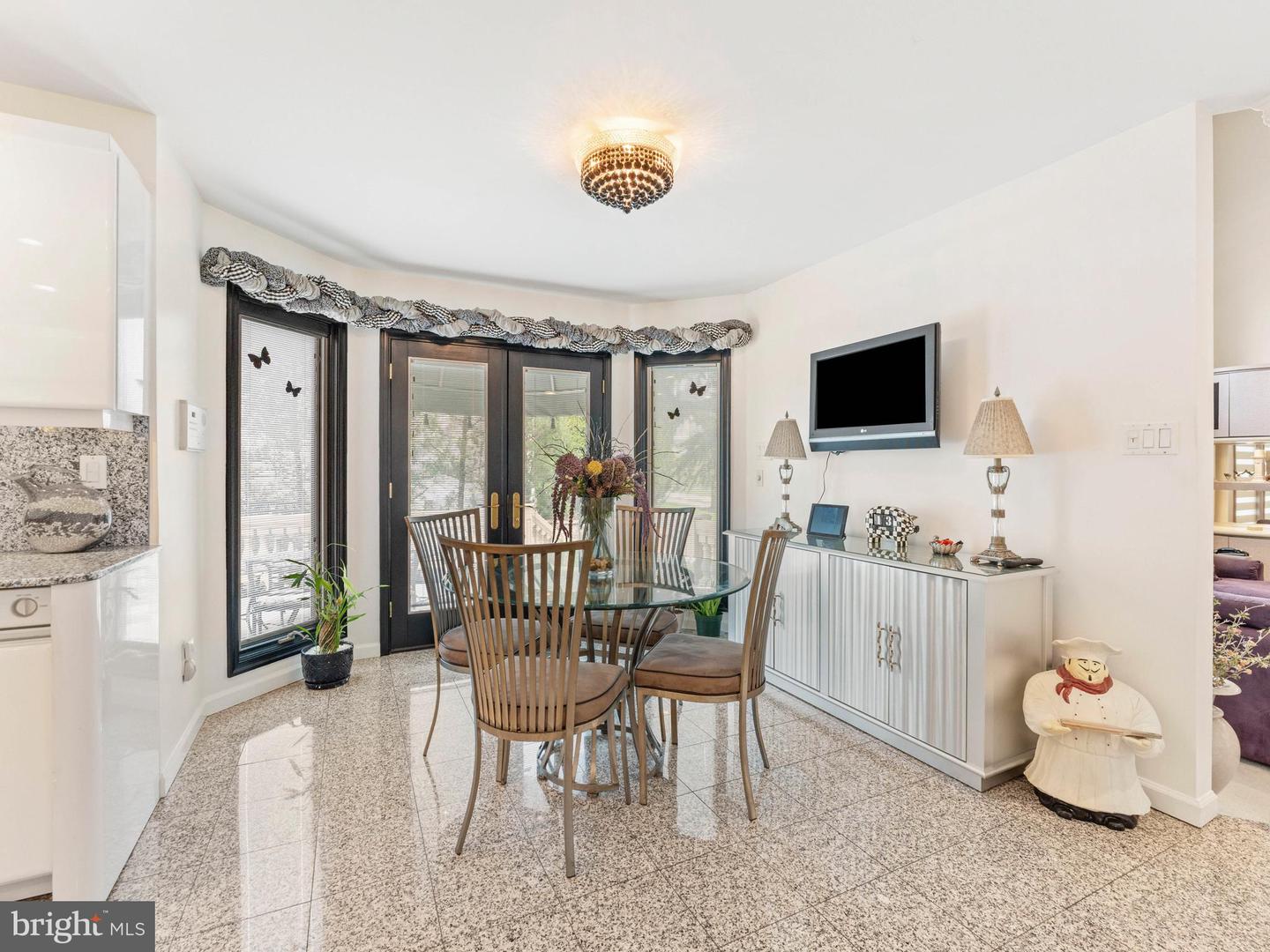 28 Vanessa Ct