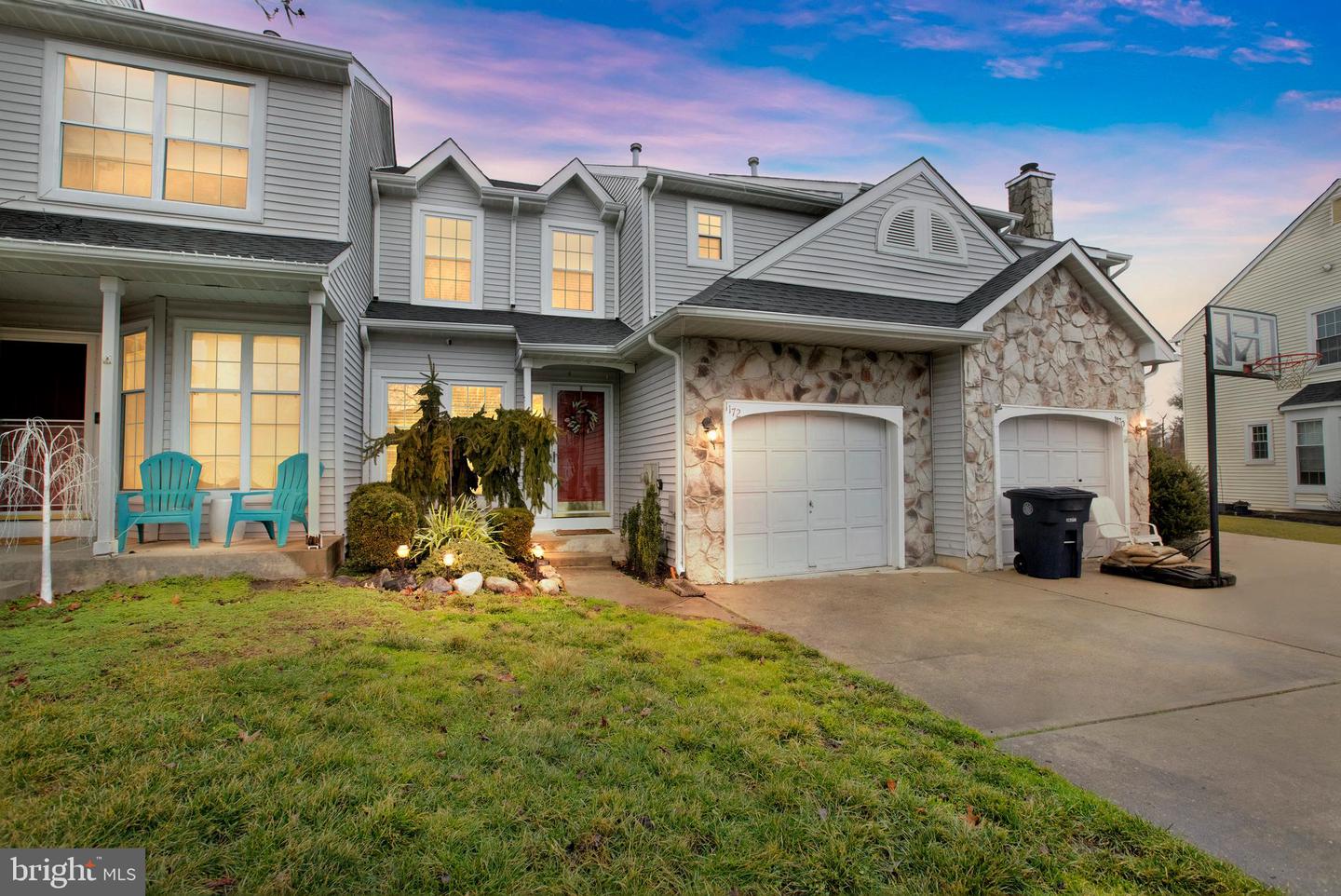 1172 Meadows Dr