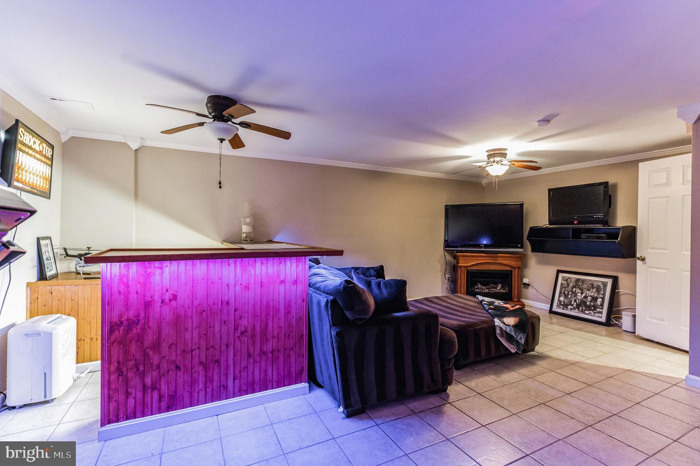 1172 Meadows Dr