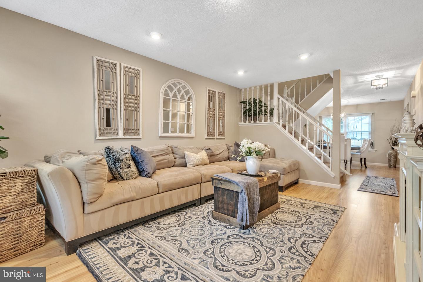 1172 Meadows Dr
