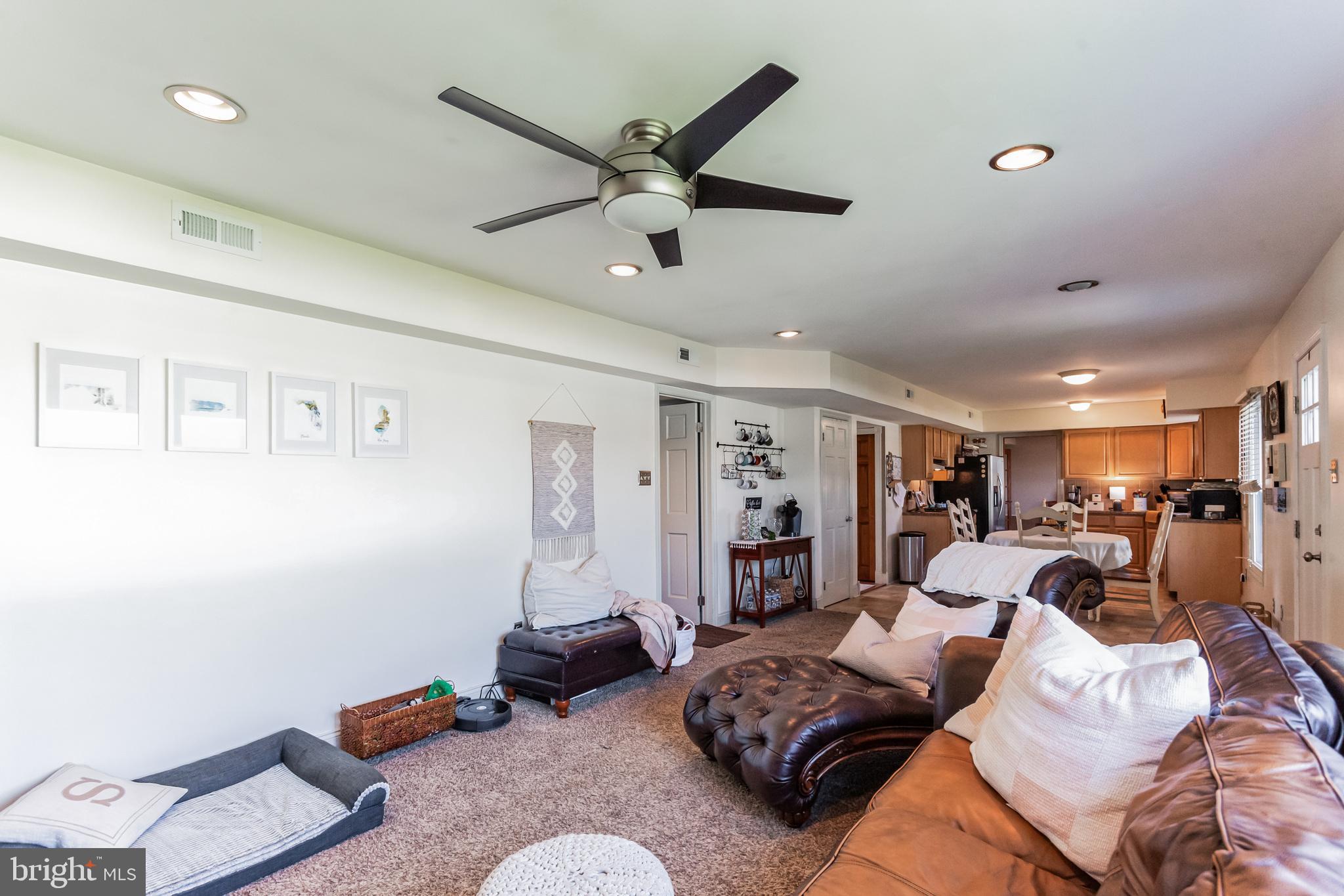 62 Appletree Ln
