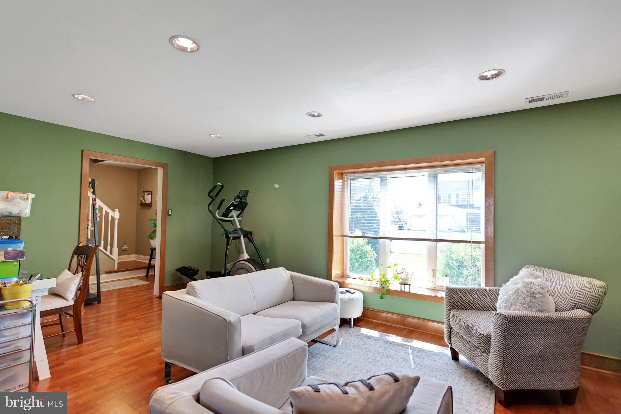 62 Appletree Ln
