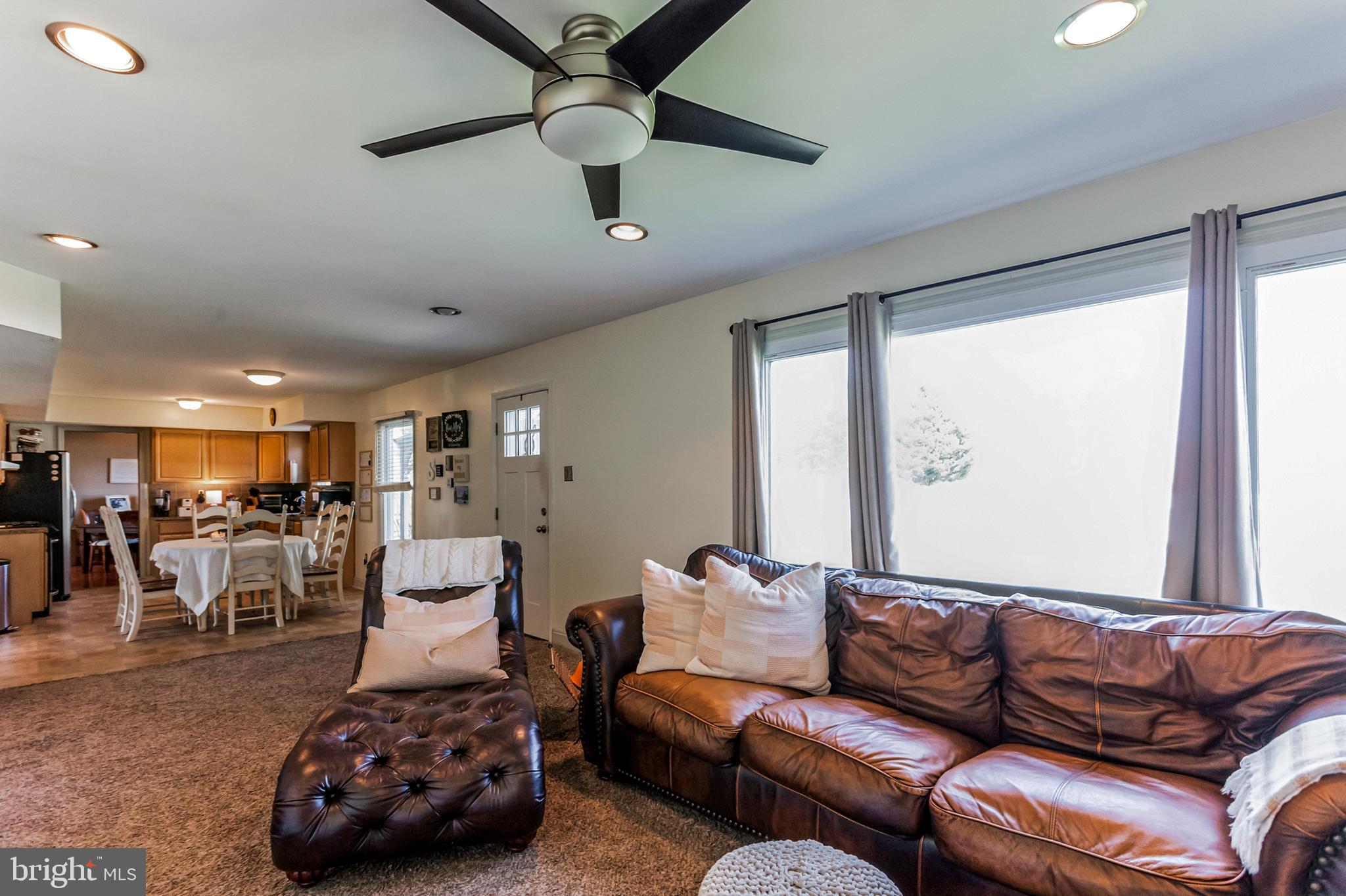 62 Appletree Ln