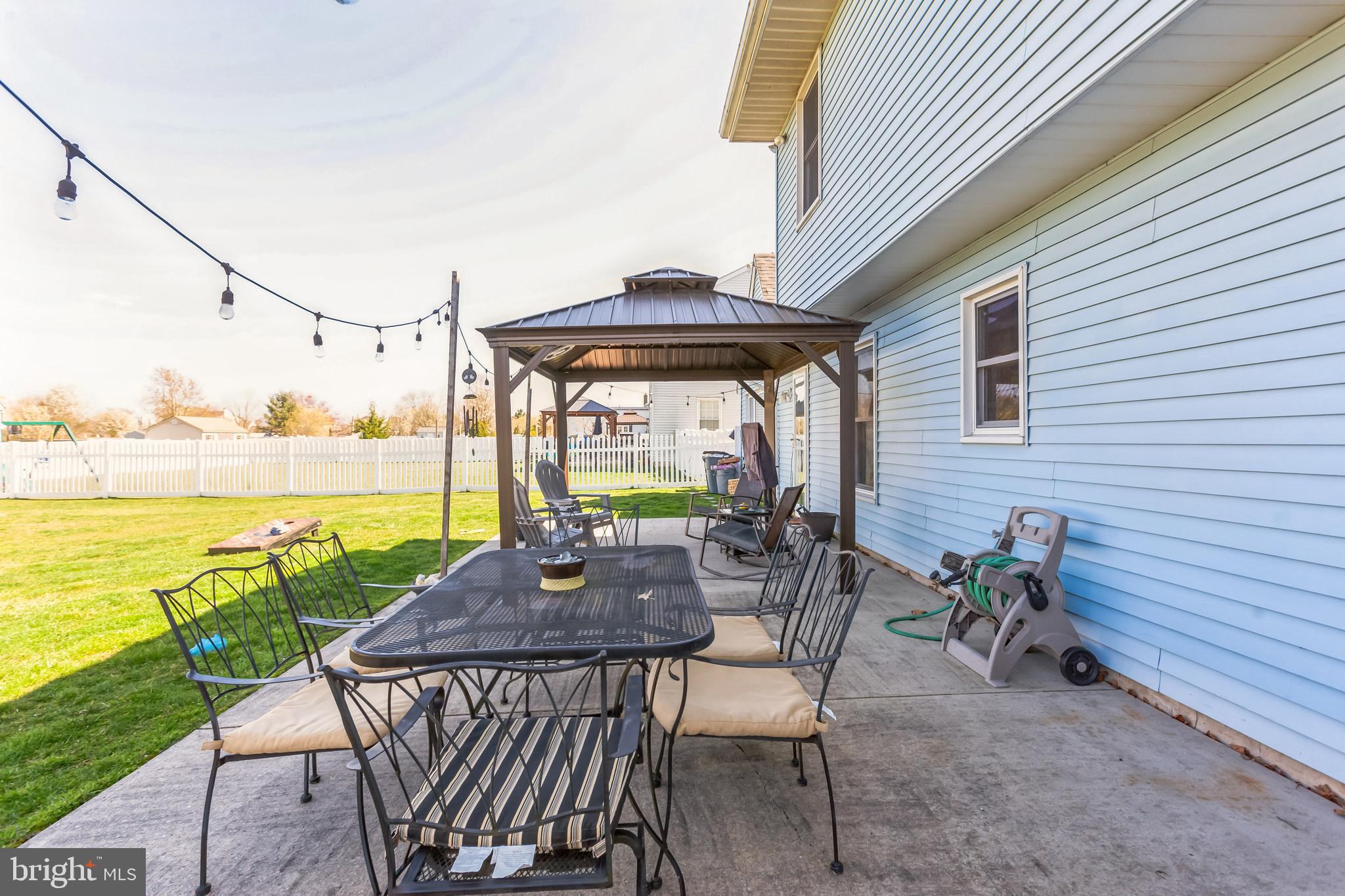 62 Appletree Ln