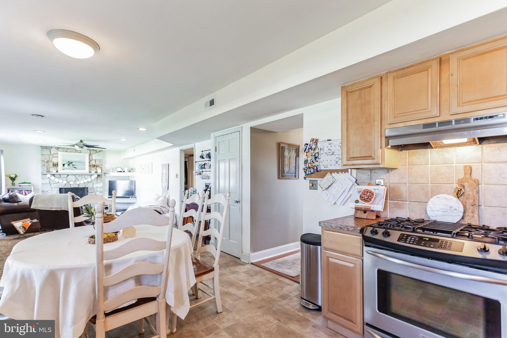 62 Appletree Ln
