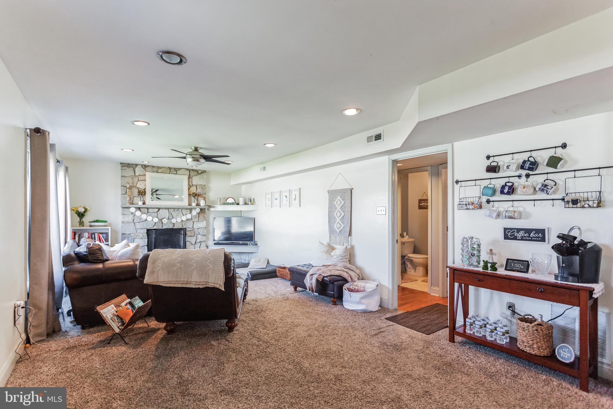 62 Appletree Ln