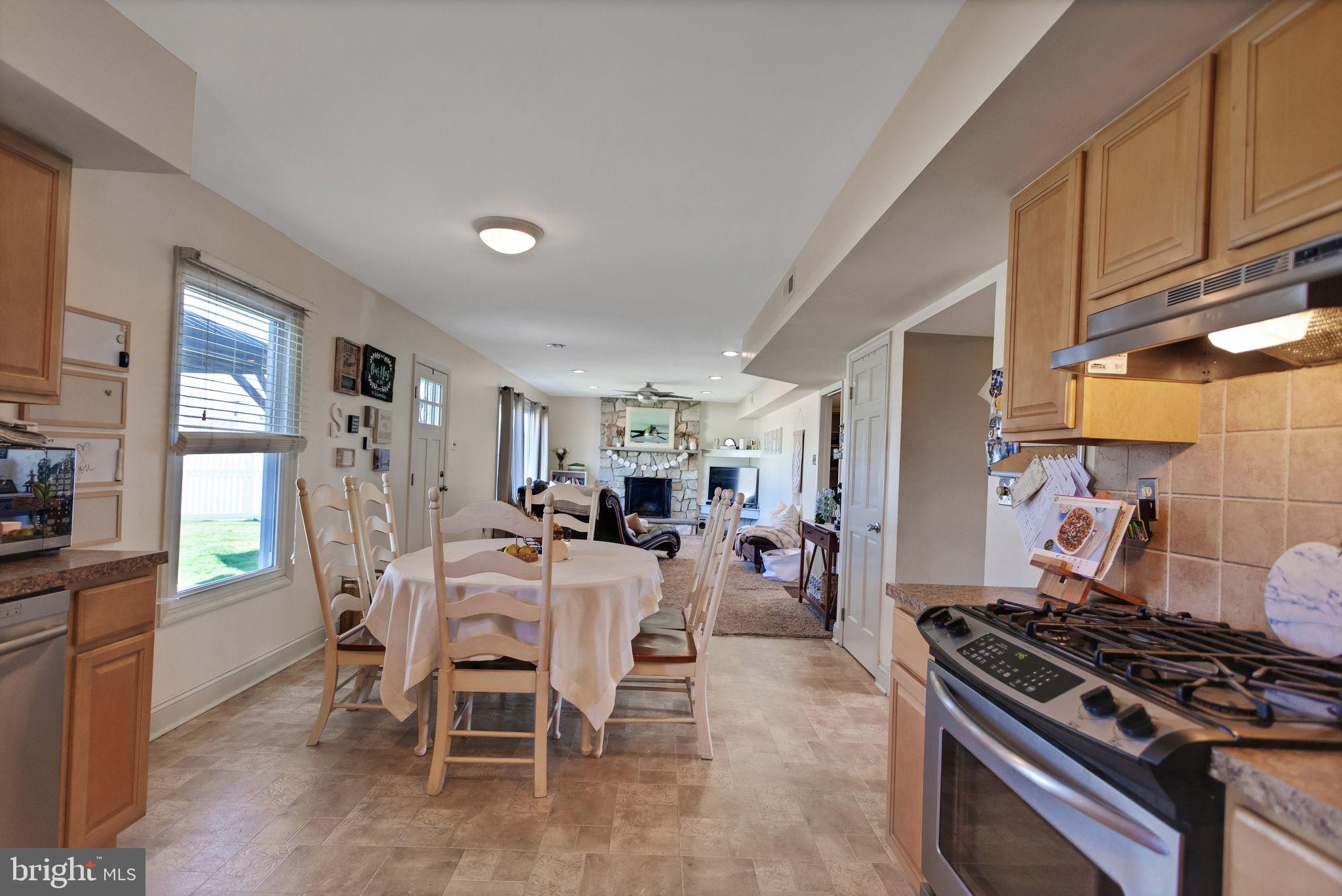 62 Appletree Ln