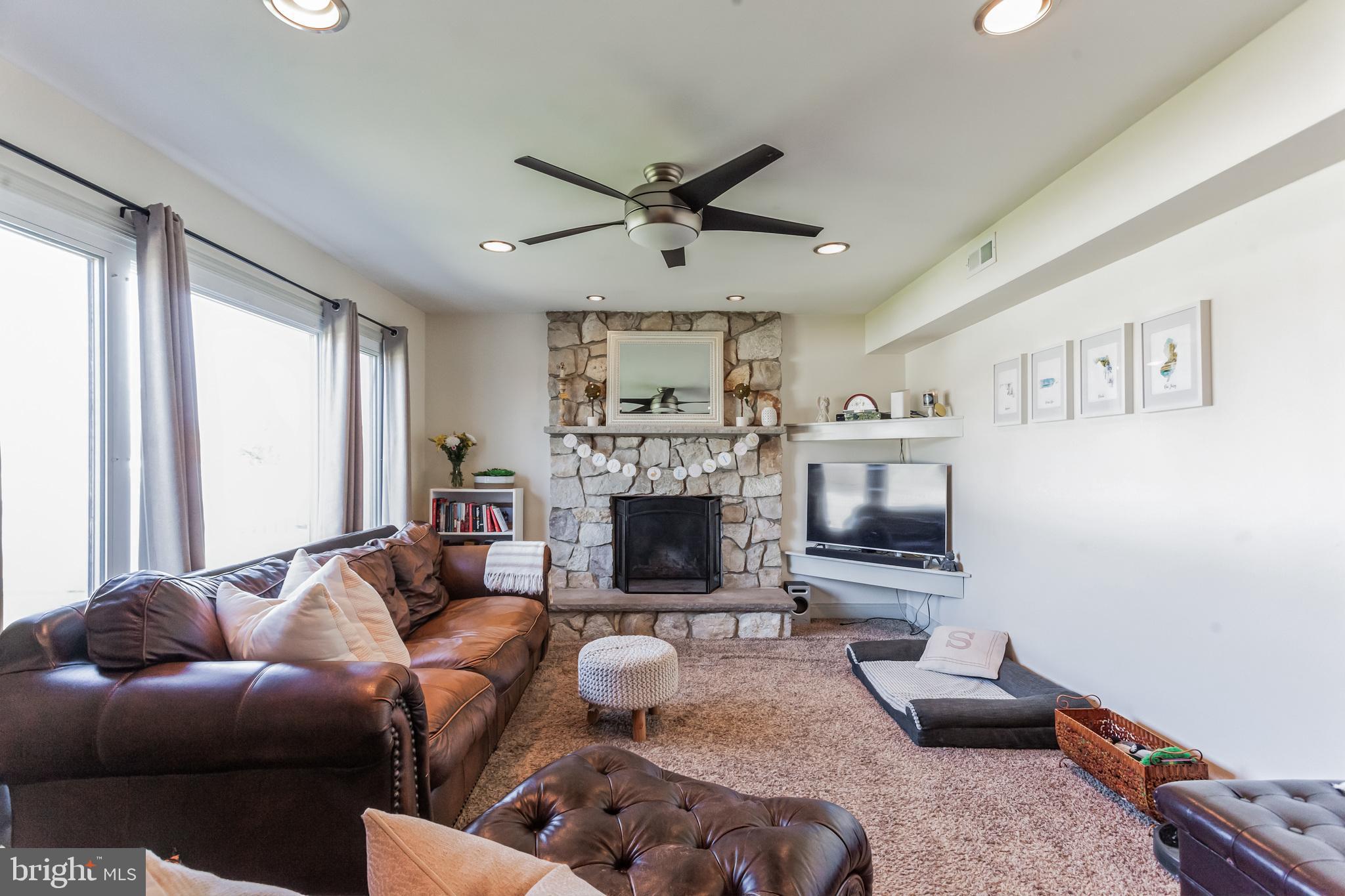 62 Appletree Ln