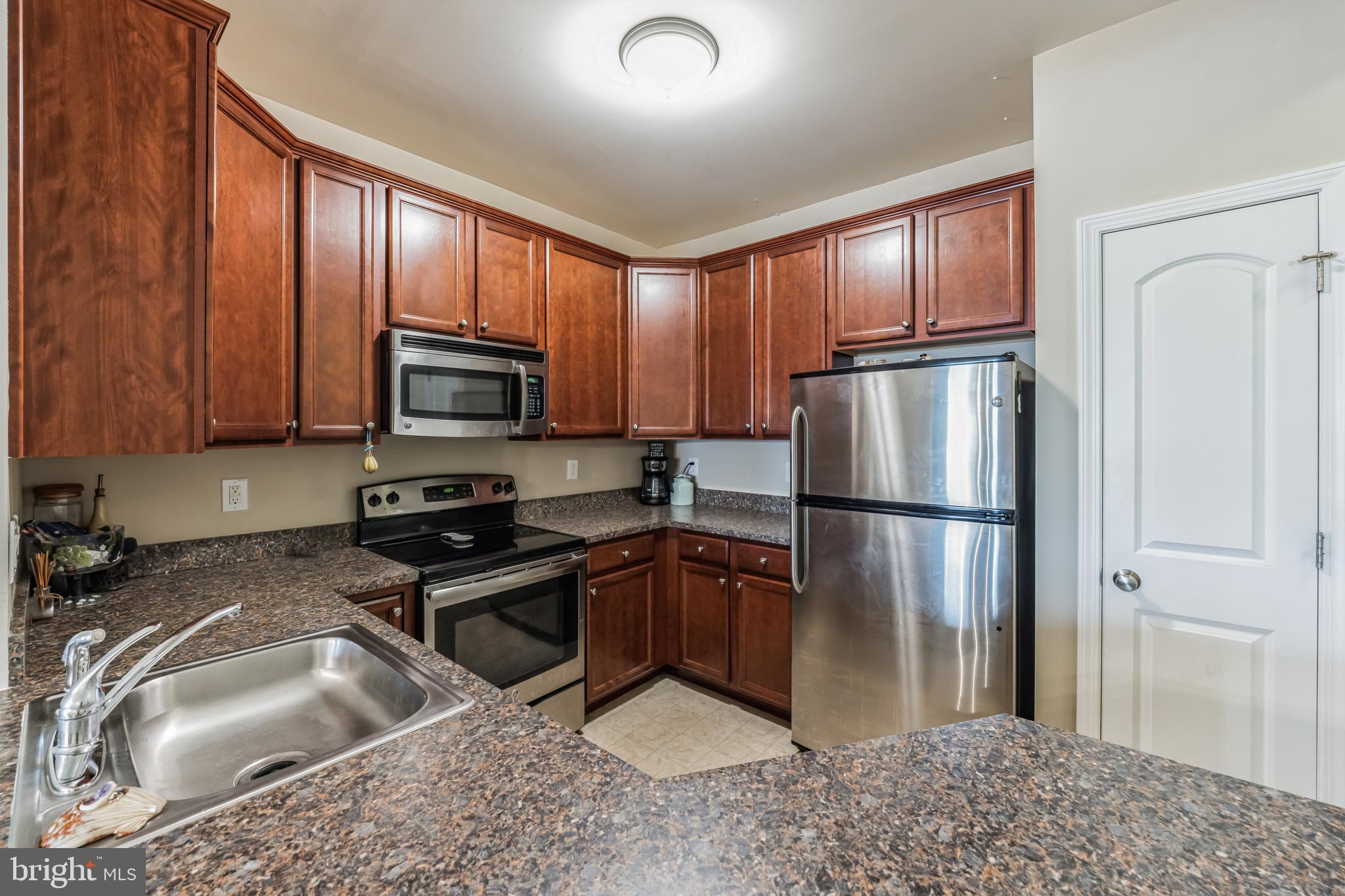 612 van Gogh Ct