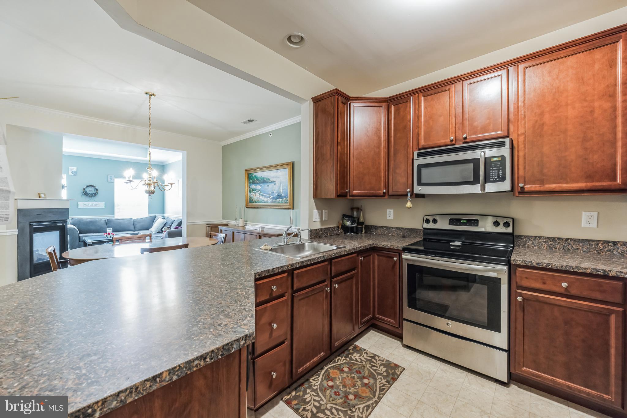 612 van Gogh Ct