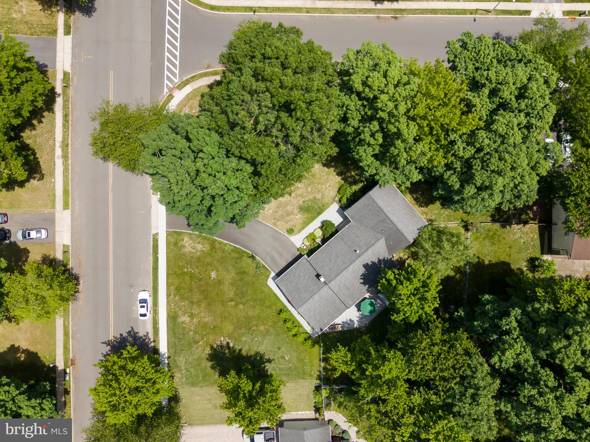 2 HOLLY DRIVE