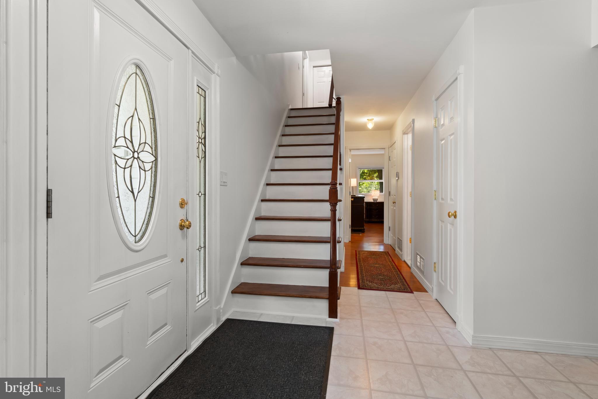 2 HOLLY DRIVE