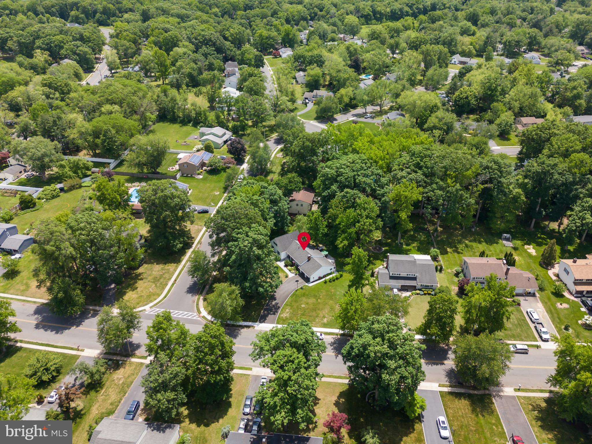 2 HOLLY DRIVE