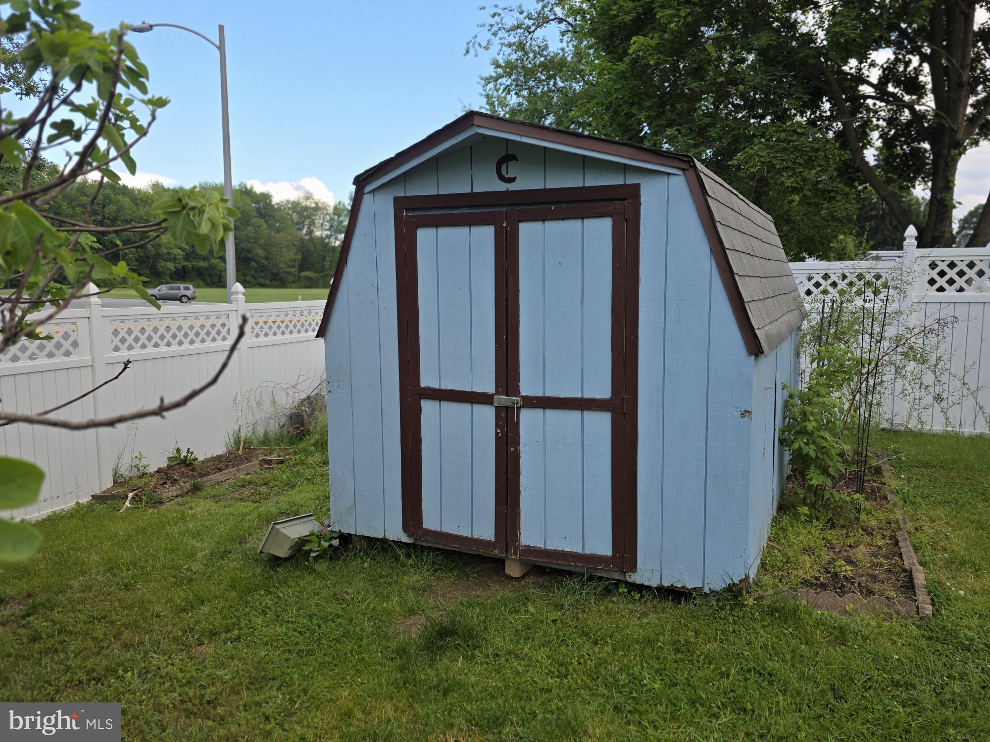 9 JONES AVENUE