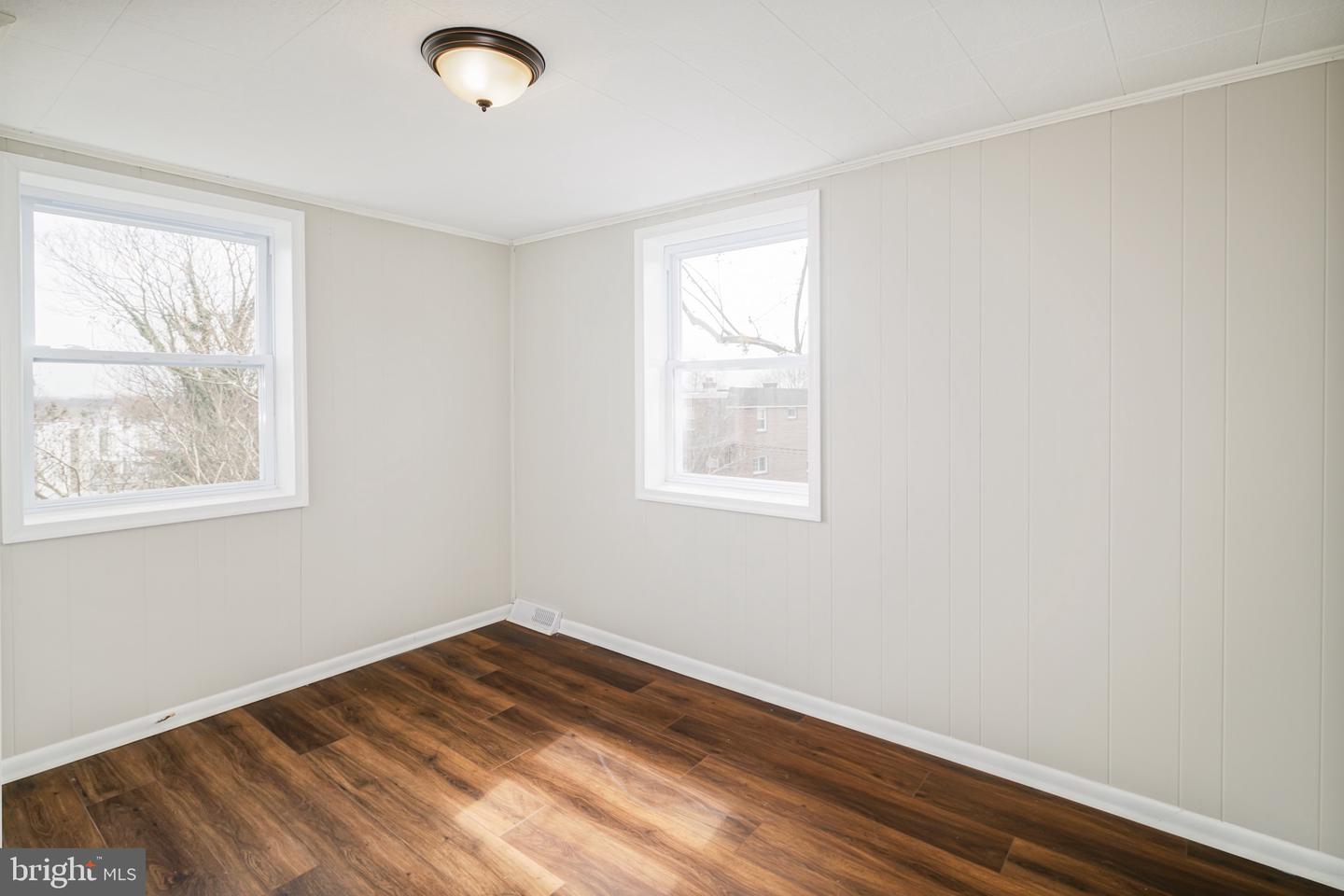 1911 Delmar Dr