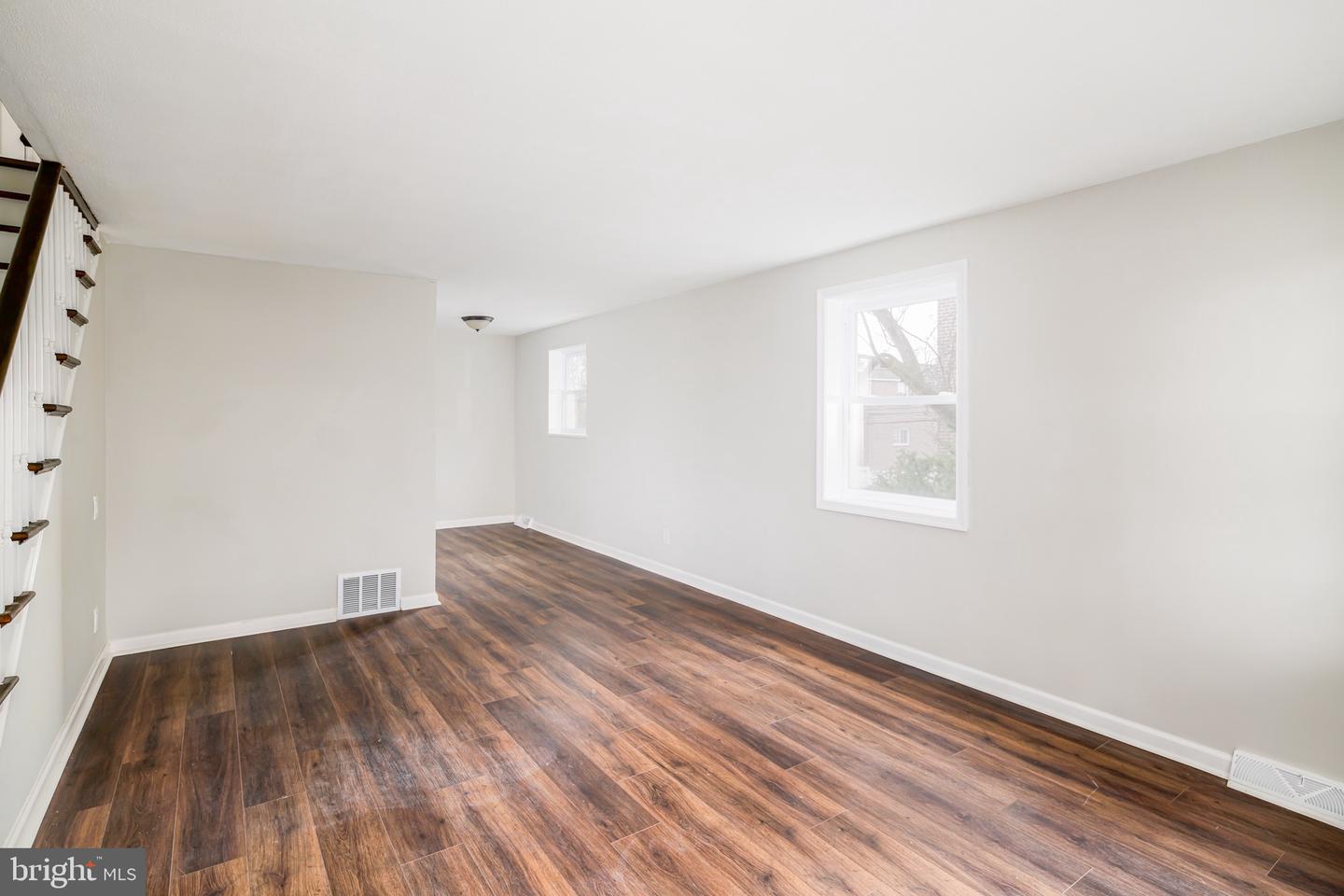 1911 Delmar Dr
